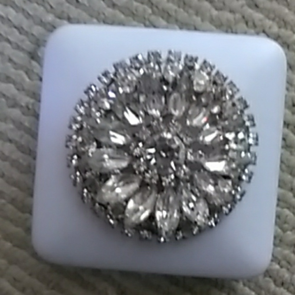 Vintage 1950s rhinestone brooch